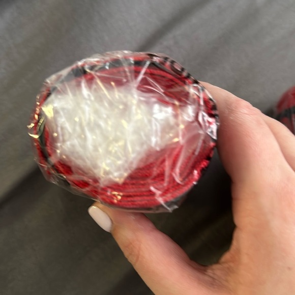 9 Round Red Kickboxing/ boxing  hand wraps - Picture 3 of 4